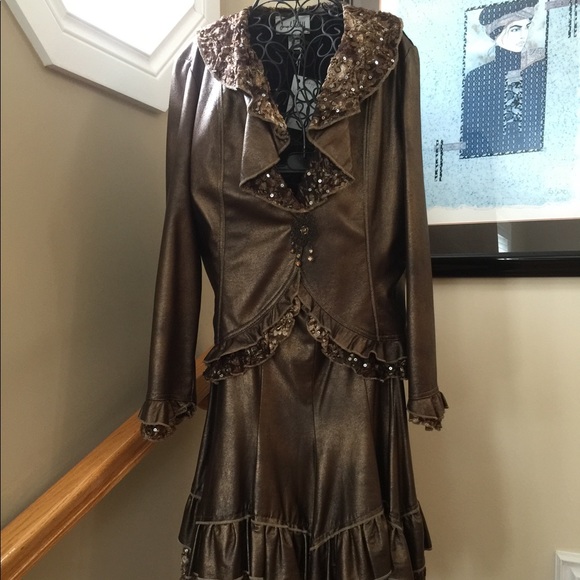 Faux leather, copper colour with gold sequins. 4 piece suit. - Picture 2 of 3
